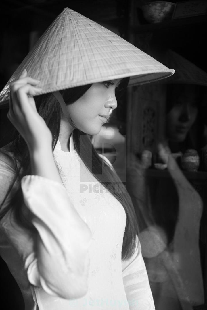 Từ Gần 300 bé mẫu giáo 