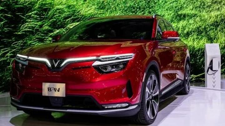 Hotspot Matrix và 2 kiểu áo hot nhất hè này: Giá chưa đến 100k mà giúp vóc dáng thon thả
