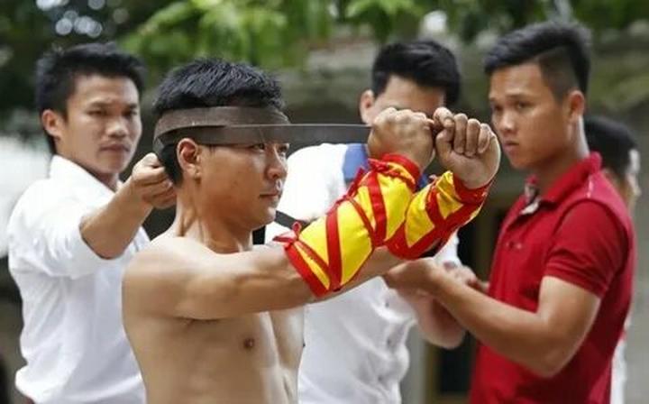 Gỗ và Video: Kết nối nghệ thuật truyền thống với công nghệ hiện đại